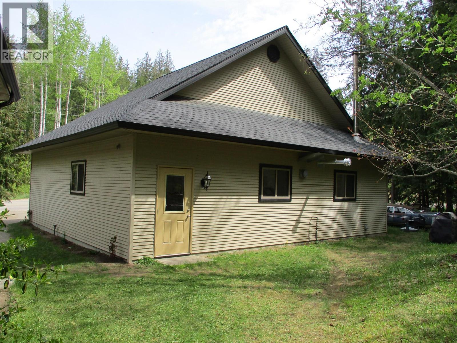 863 Gardom Lake Road - 27