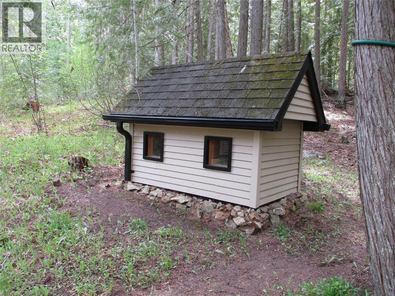 863 Gardom Lake Road - 28