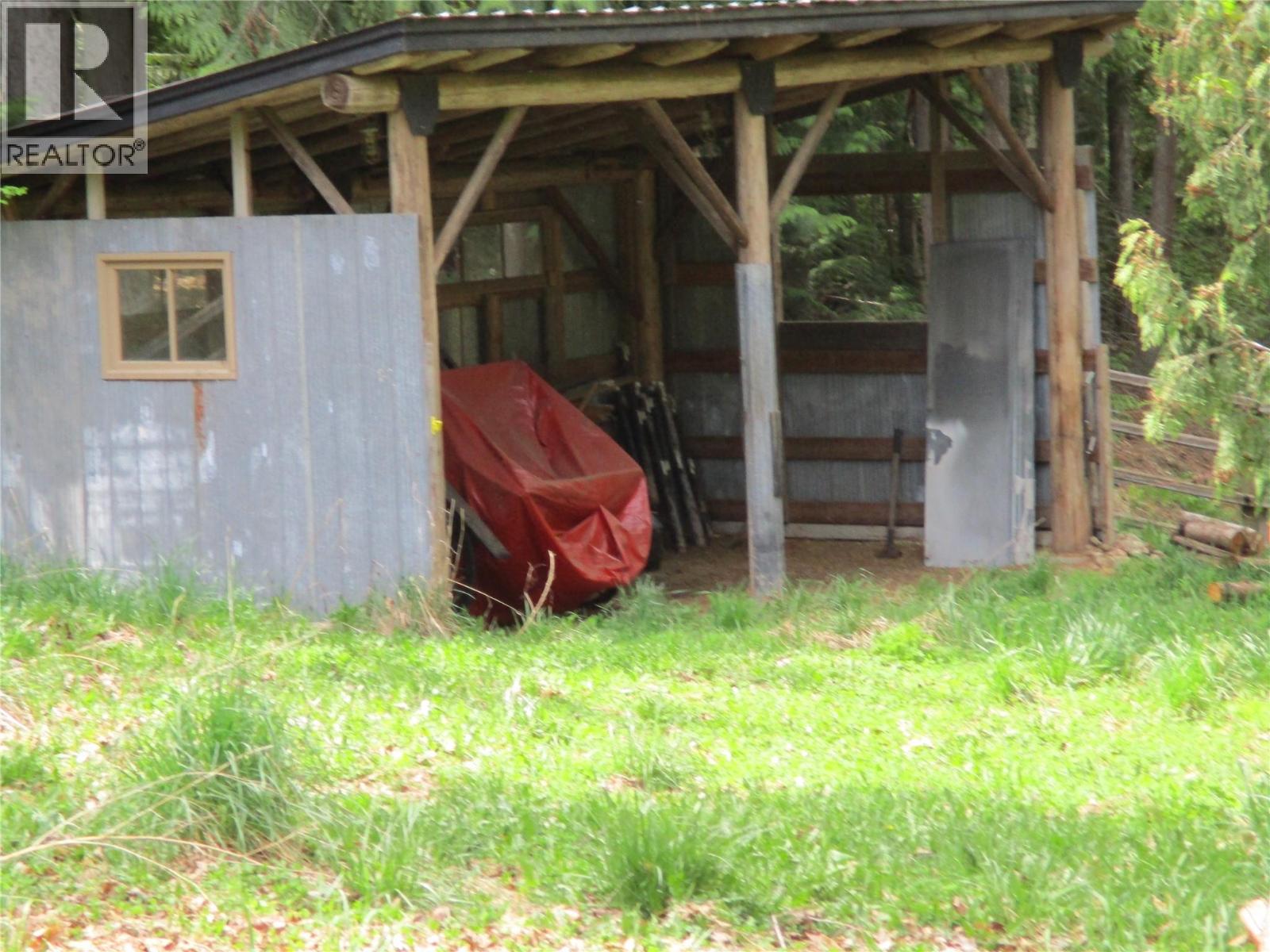 863 Gardom Lake Road - 40