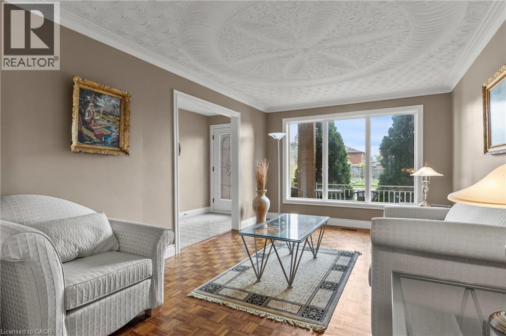14 INDIAN Crescent, Hamilton, Ontario, L8V4V6 — Photo 10