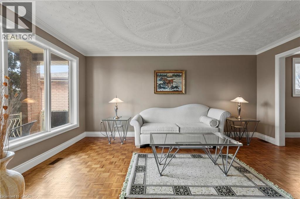 14 INDIAN Crescent, Hamilton, Ontario, L8V4V6 — Photo 11