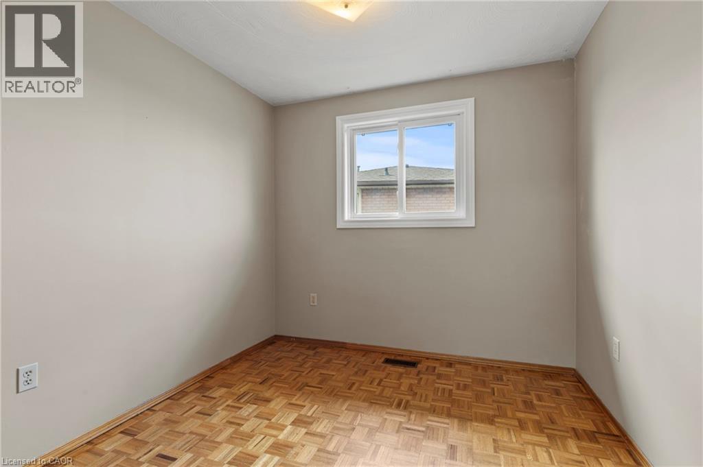 14 INDIAN Crescent, Hamilton, Ontario, L8V4V6 — Photo 23