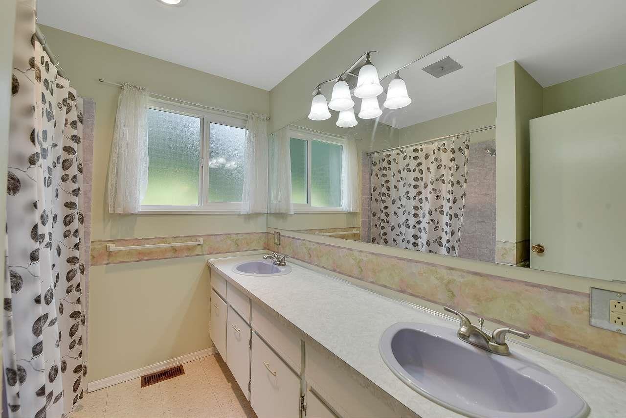 5 Bed, 2 Bath House for Sale in Surrey – 13428 CRESCENT ROAD, Surrey – MLS# R3119379 - Image 19