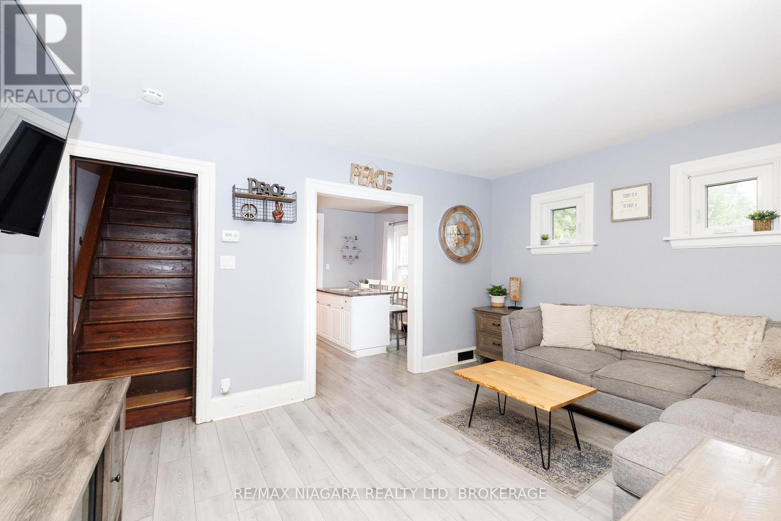 5011 FIFTH AVENUE - 12