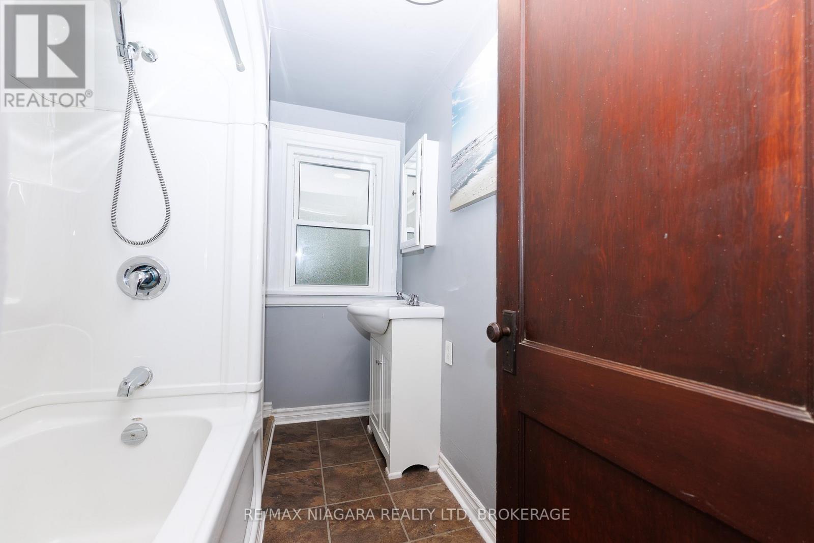 5011 FIFTH AVENUE - 16