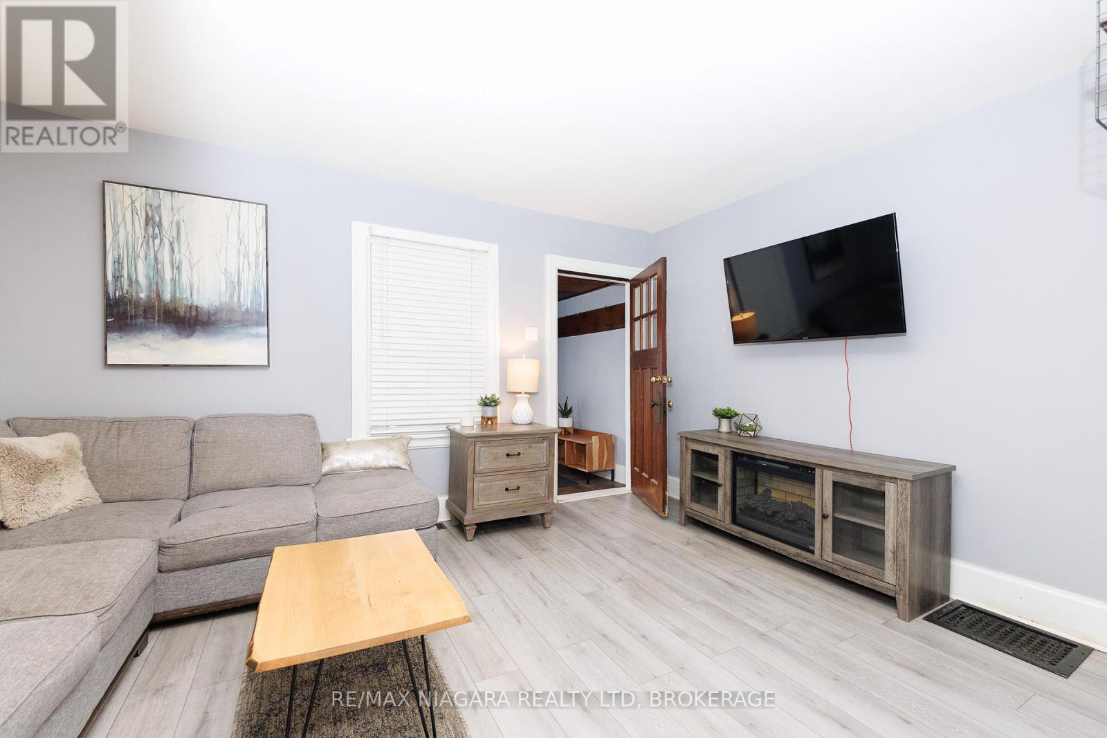 5011 FIFTH AVENUE - 14