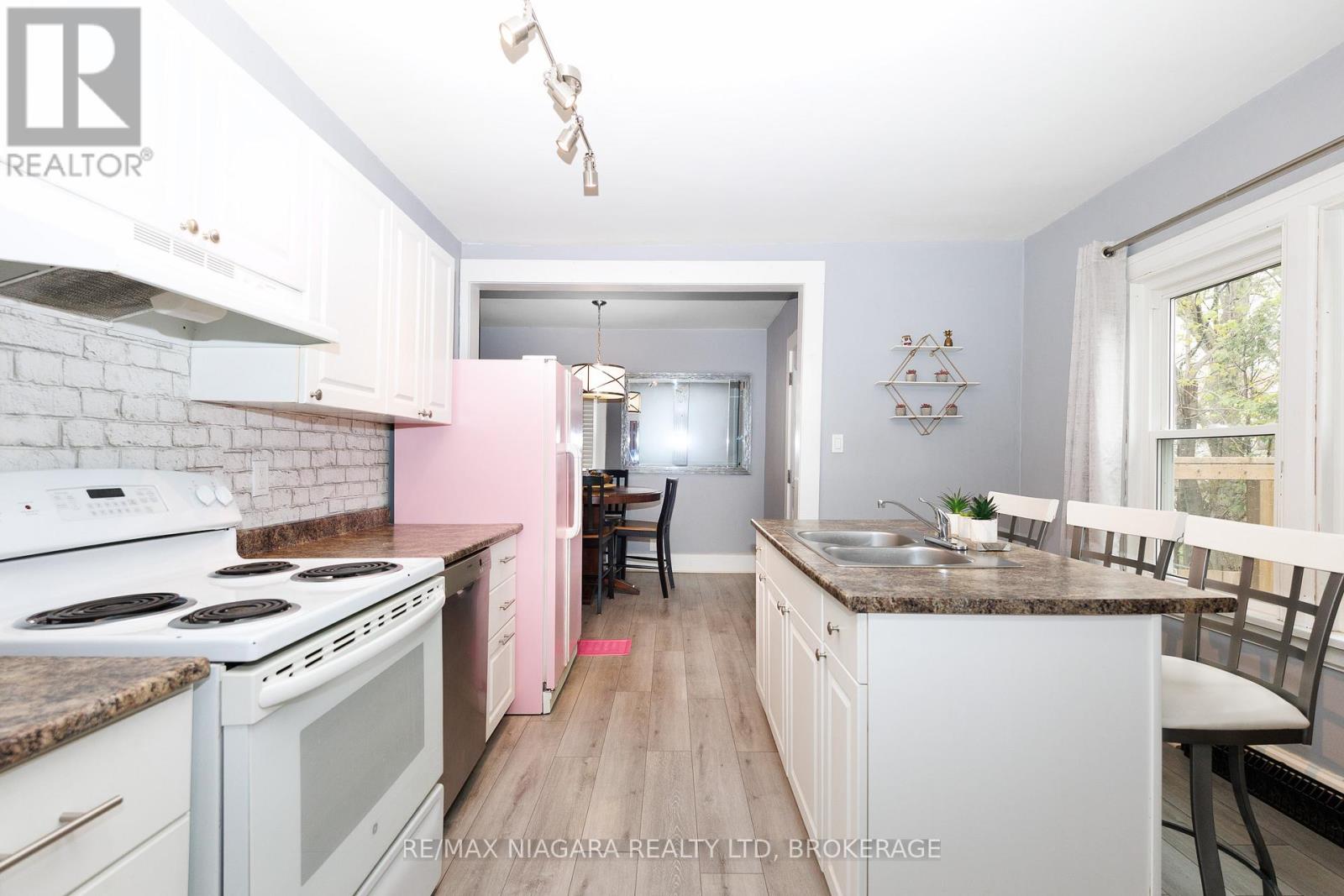 5011 FIFTH AVENUE - 6