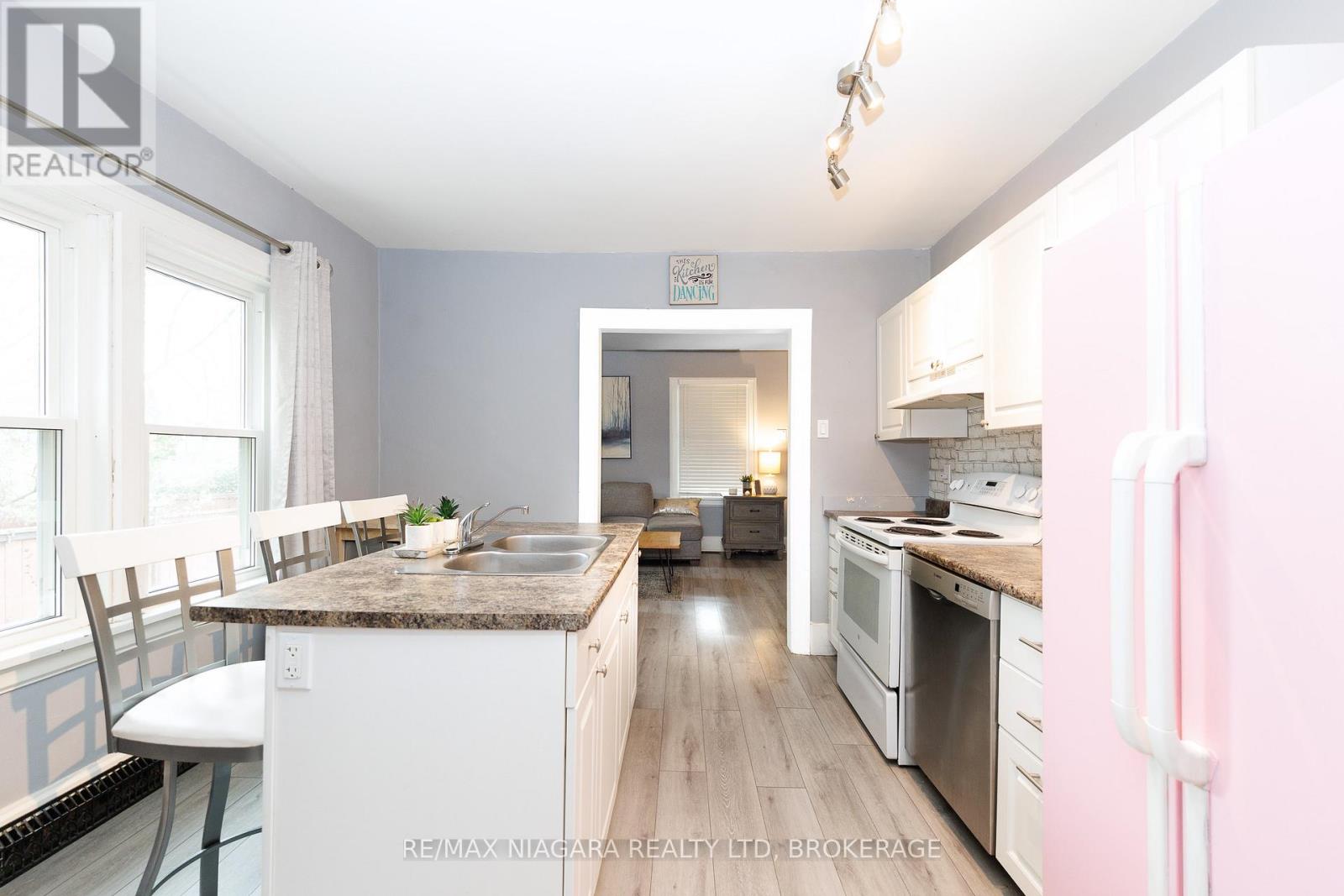 5011 FIFTH AVENUE - 9