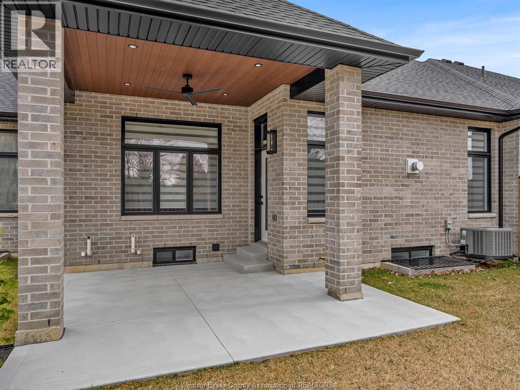 236 MANOR'S GROVE, Lakeshore, Ontario, N8N0E8 — Photo 45