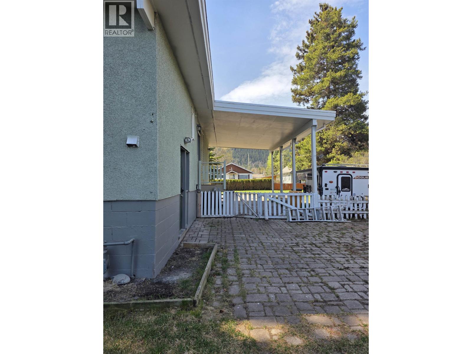 4048 FOURTH AVENUE, Smithers