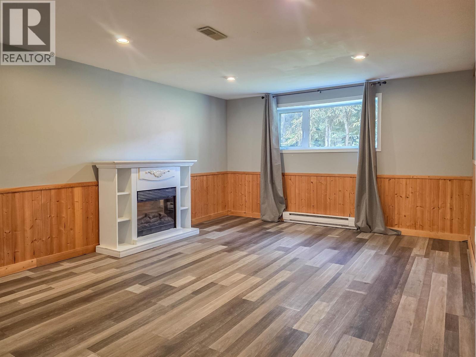 4048 FOURTH AVENUE, Smithers