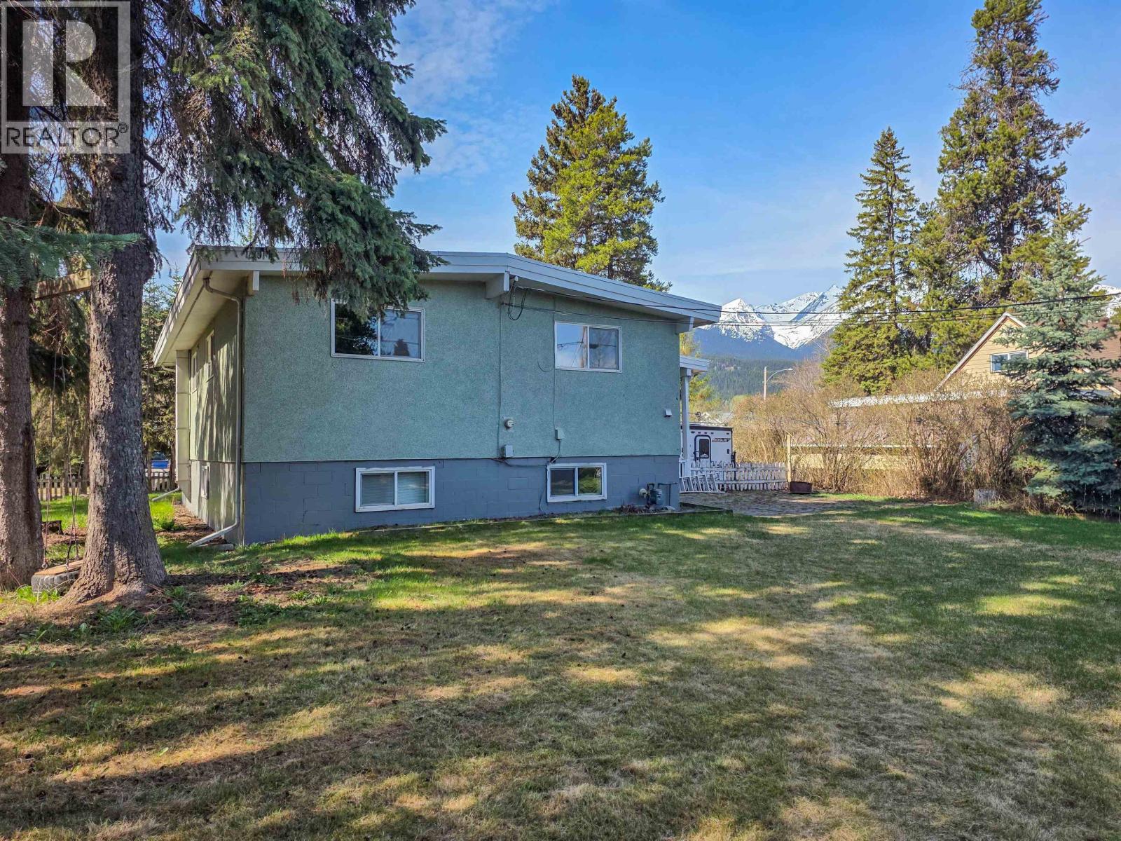 4048 FOURTH AVENUE, Smithers