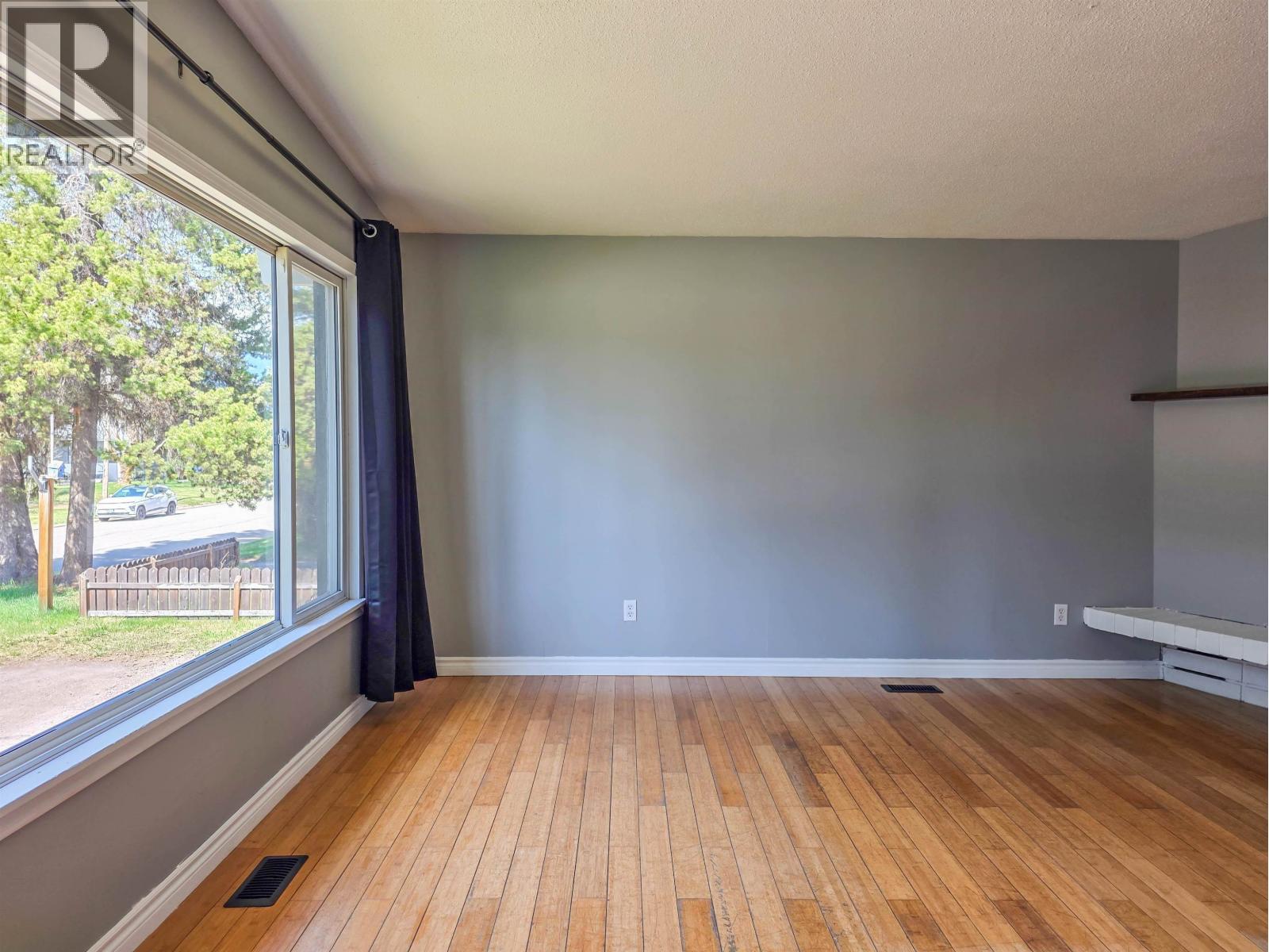4048 FOURTH AVENUE, Smithers