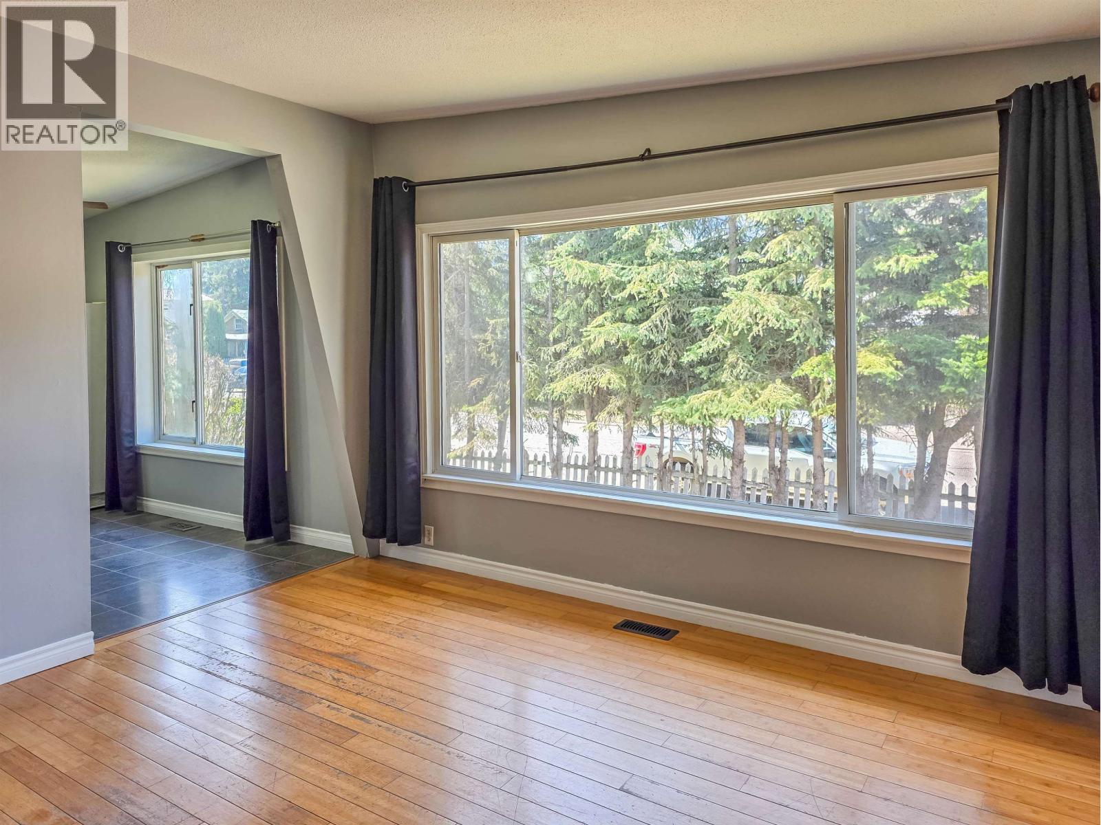 4048 FOURTH AVENUE, Smithers