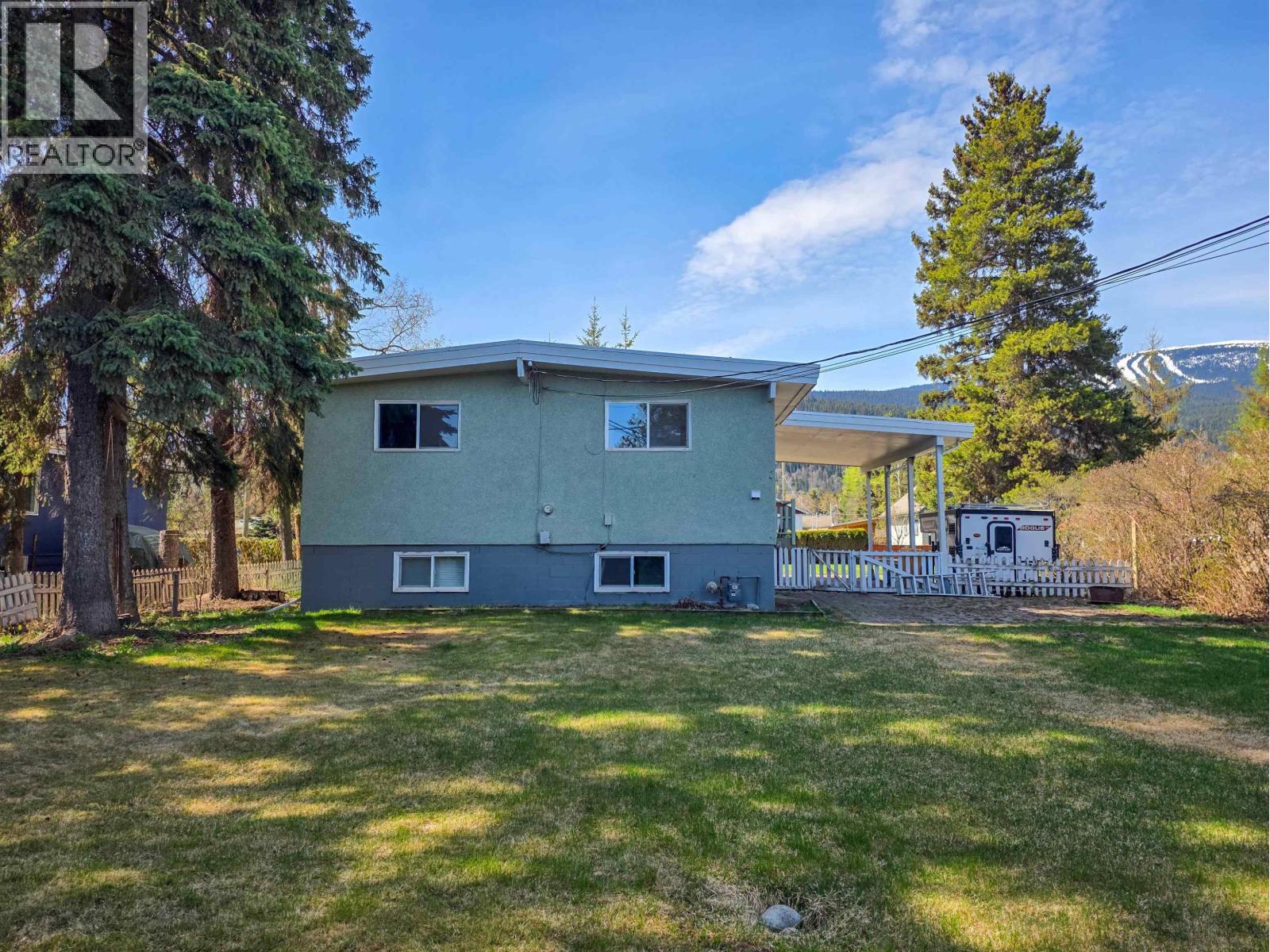 4048 FOURTH AVENUE, Smithers