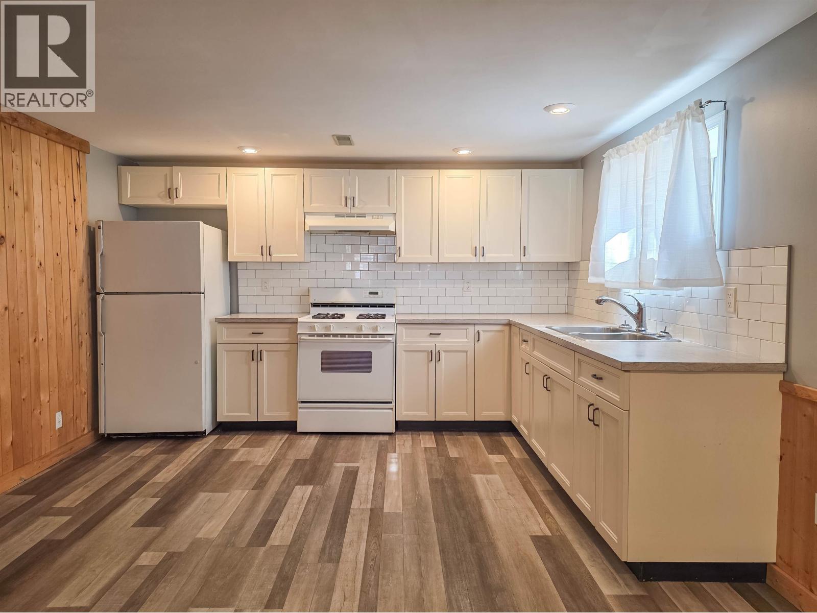 4048 4TH AVENUE - 15