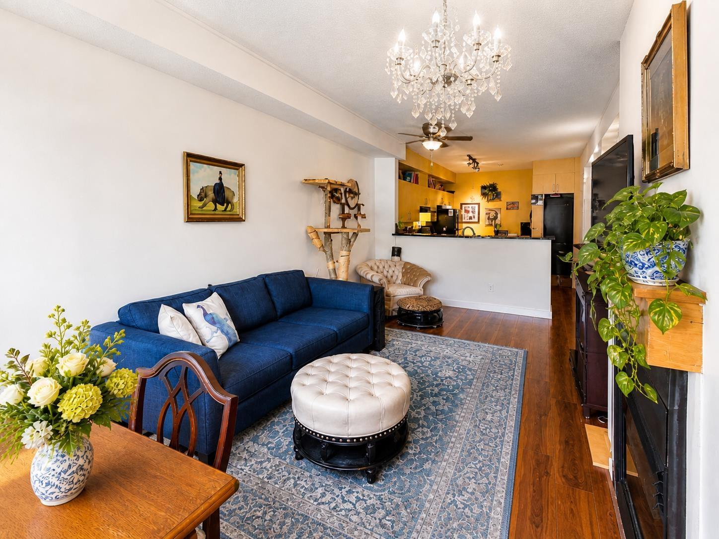 121 10866 CITY PARKWAY, Surrey