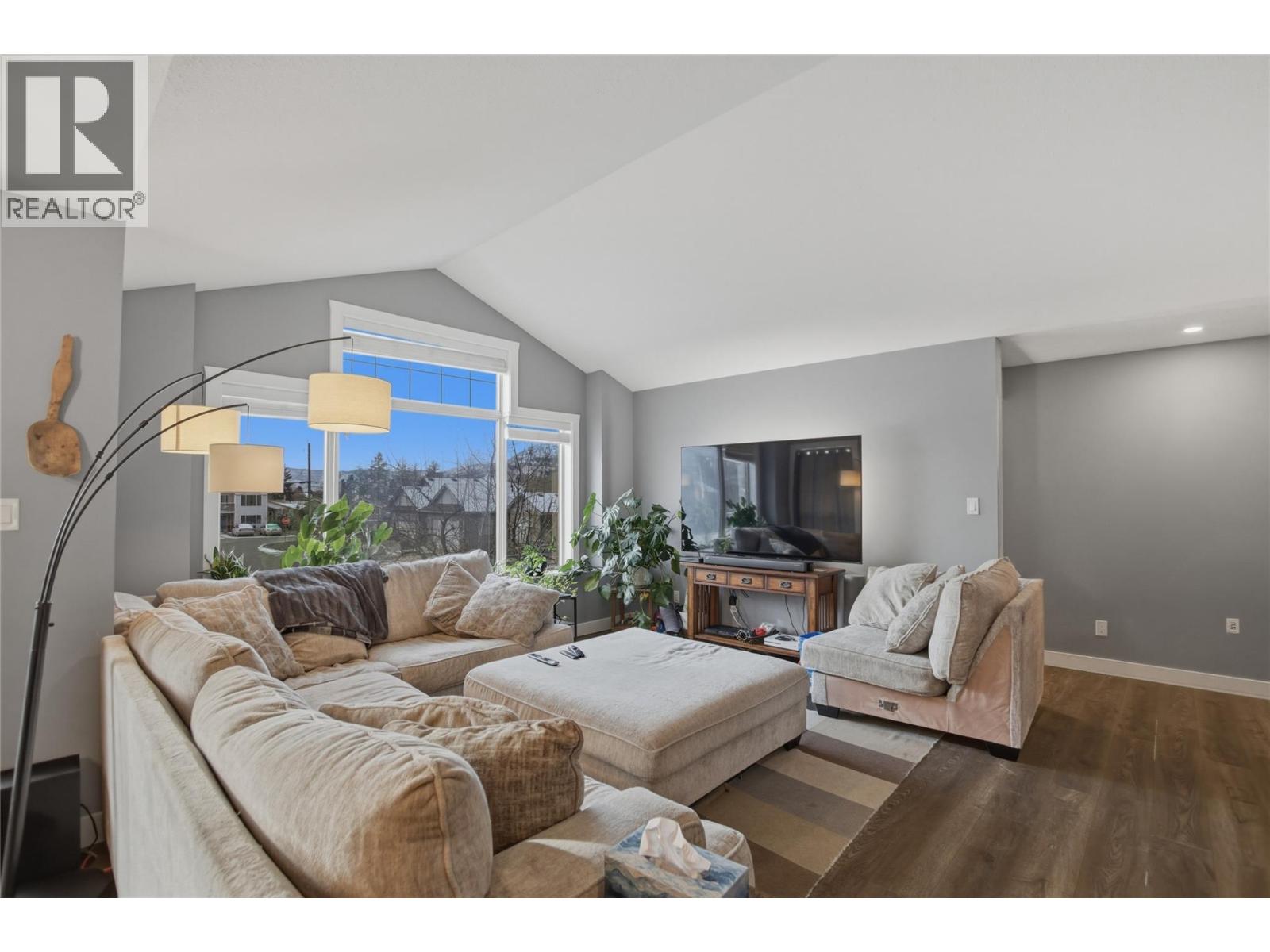 762 MCCURRACH Road - 7