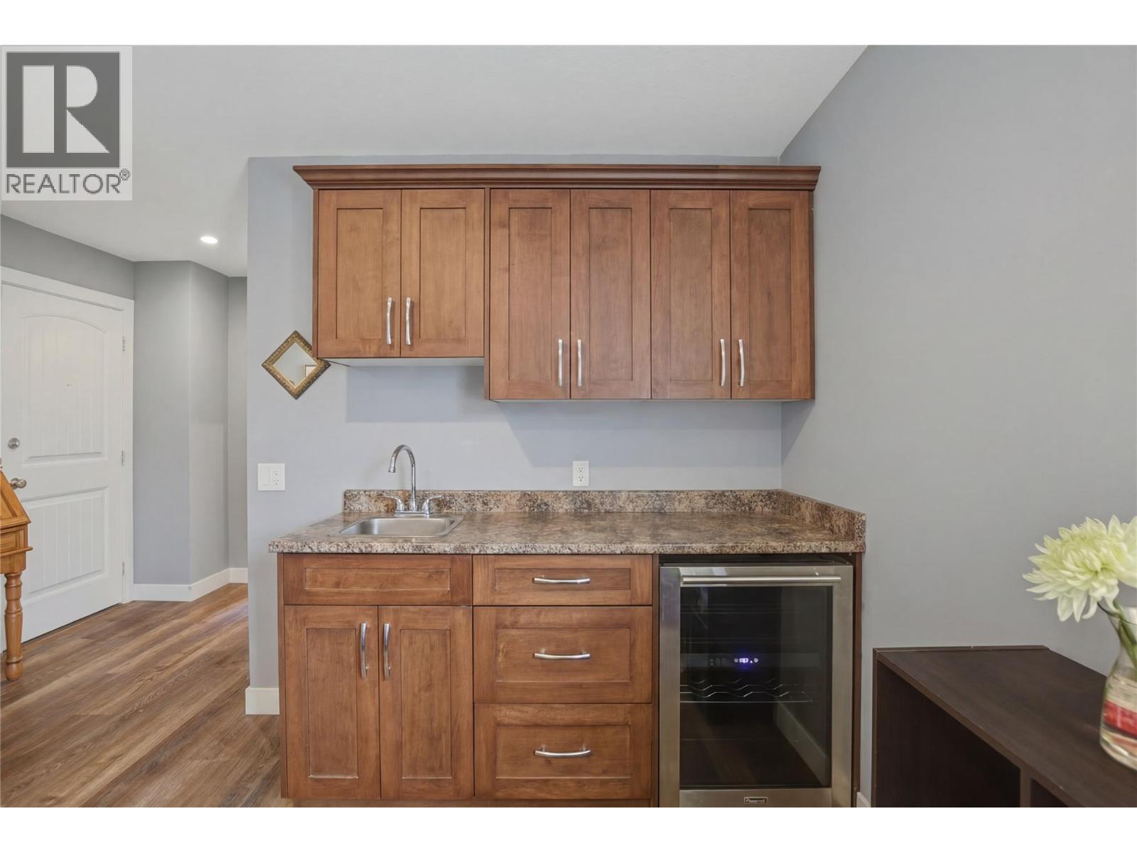 762 MCCURRACH Road - 25