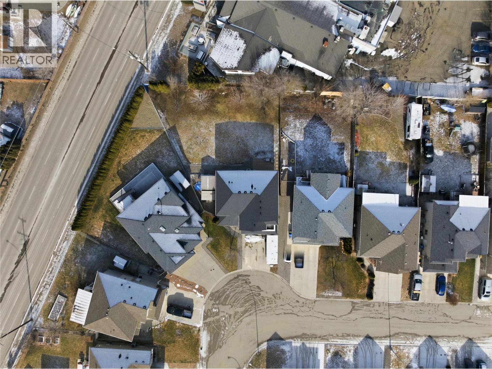 762 MCCURRACH Road - 5