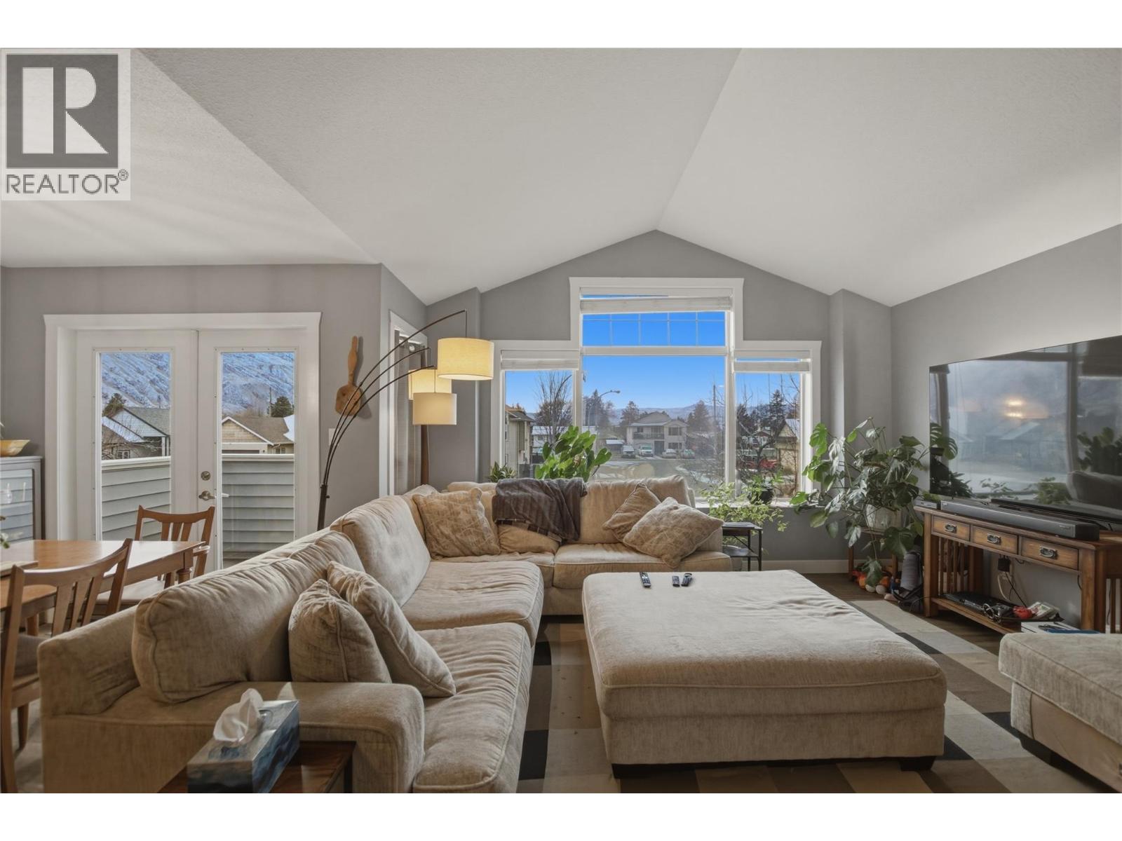 762 MCCURRACH Road - 11