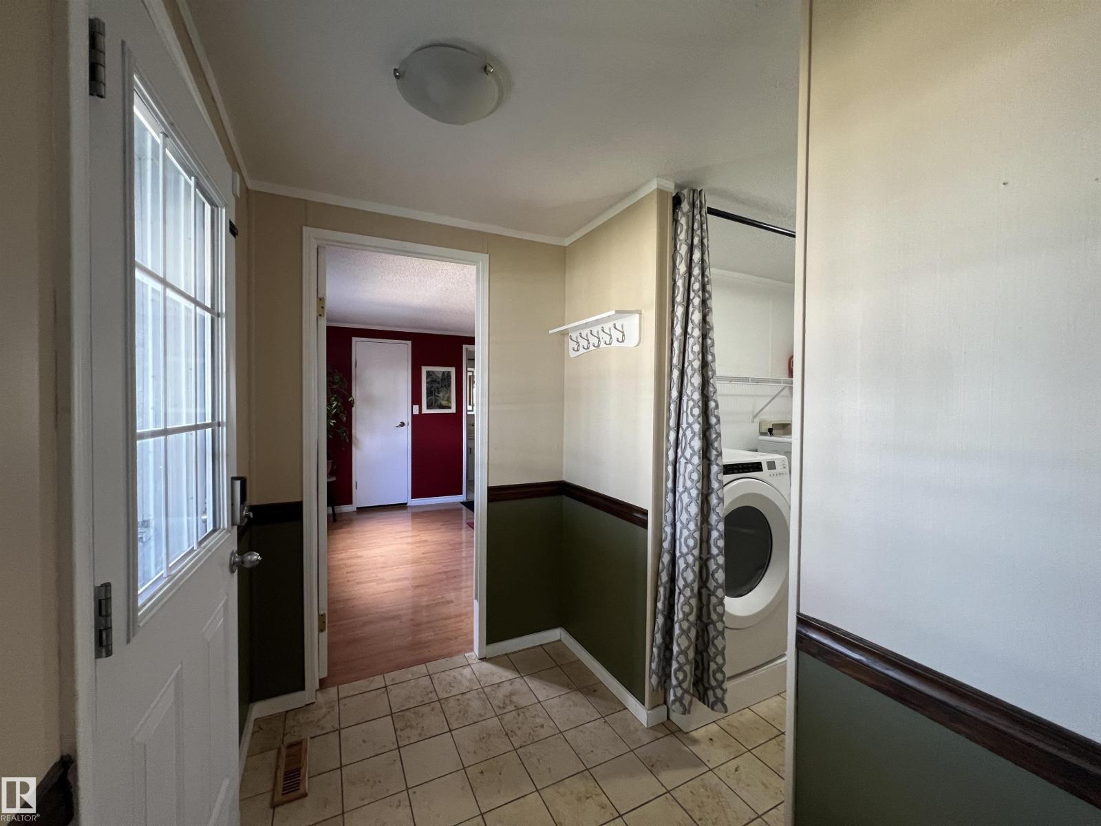 2 SUNSET BV, Spruce Grove