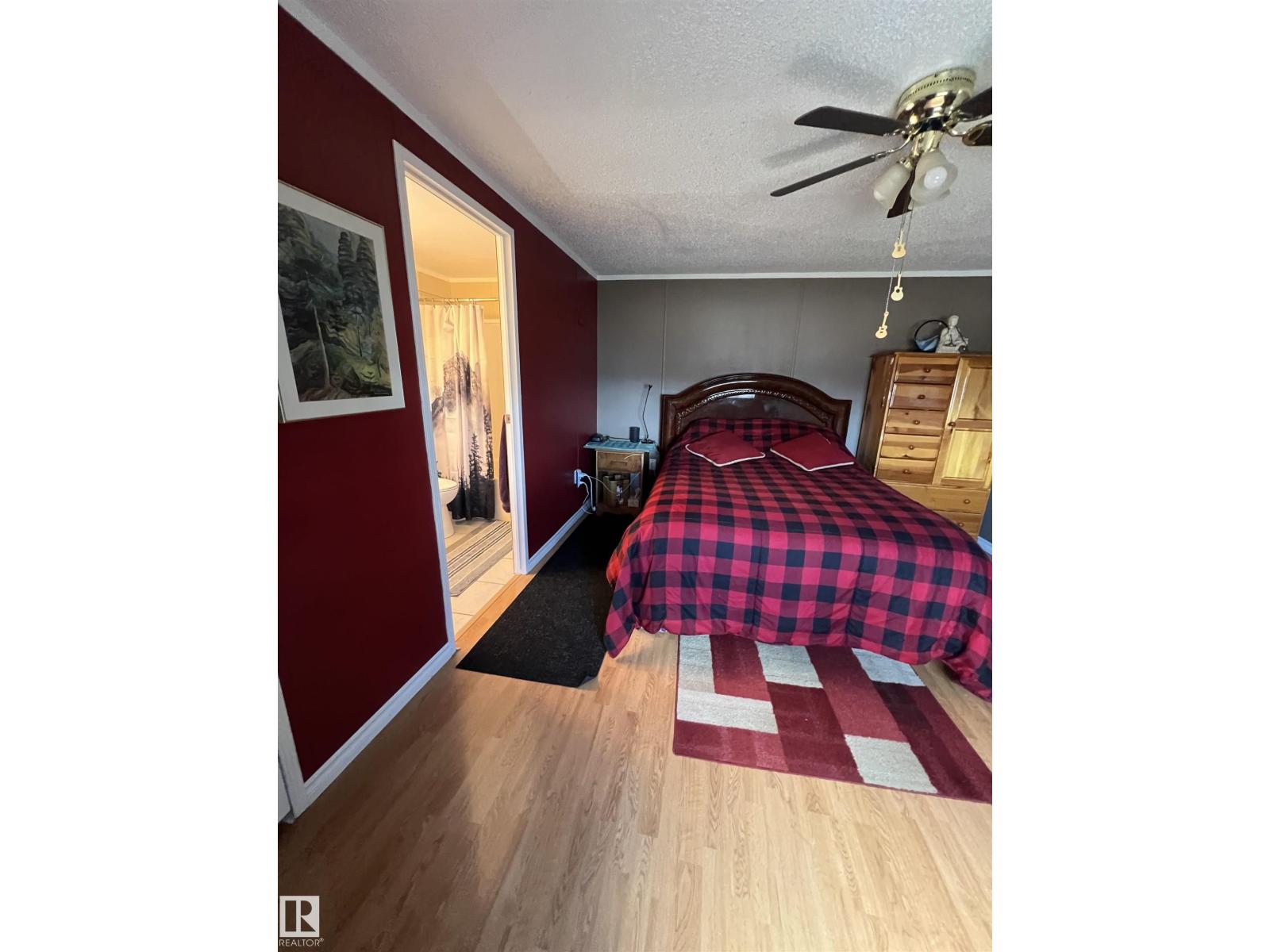 2 SUNSET BV, Spruce Grove