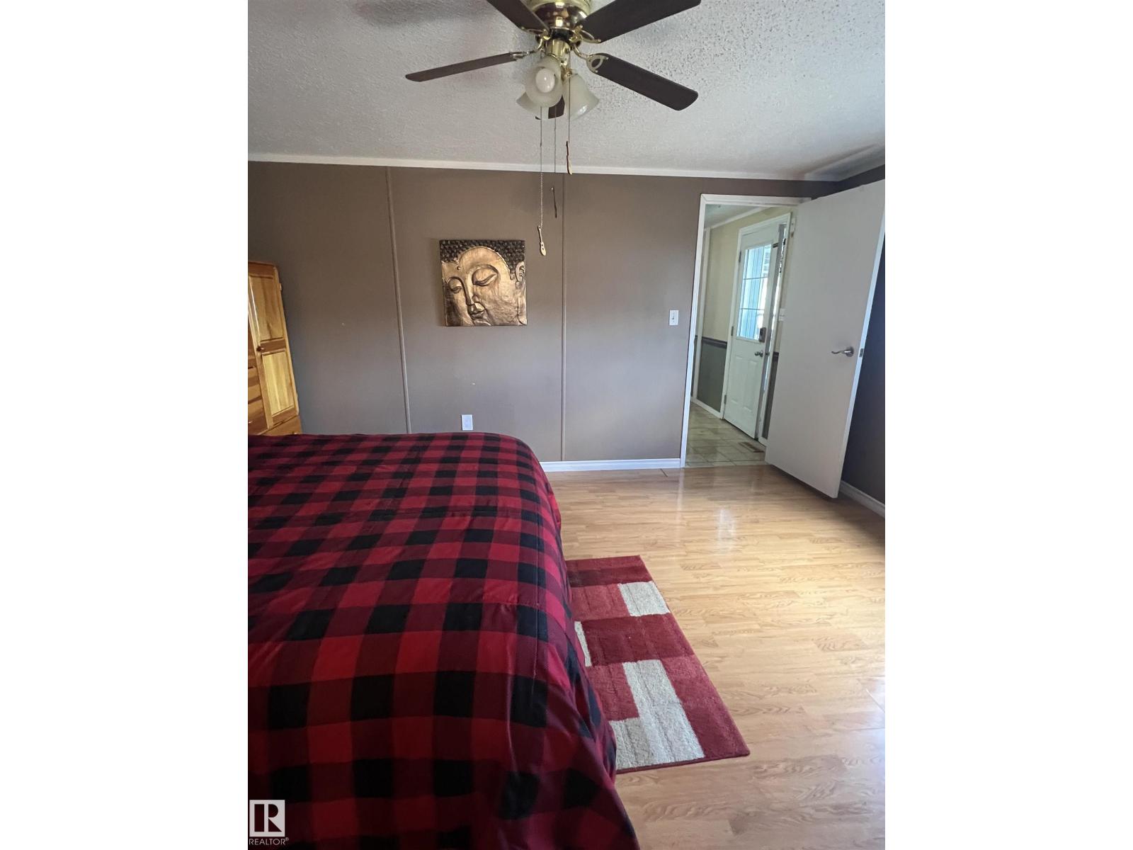 2 SUNSET BV, Spruce Grove