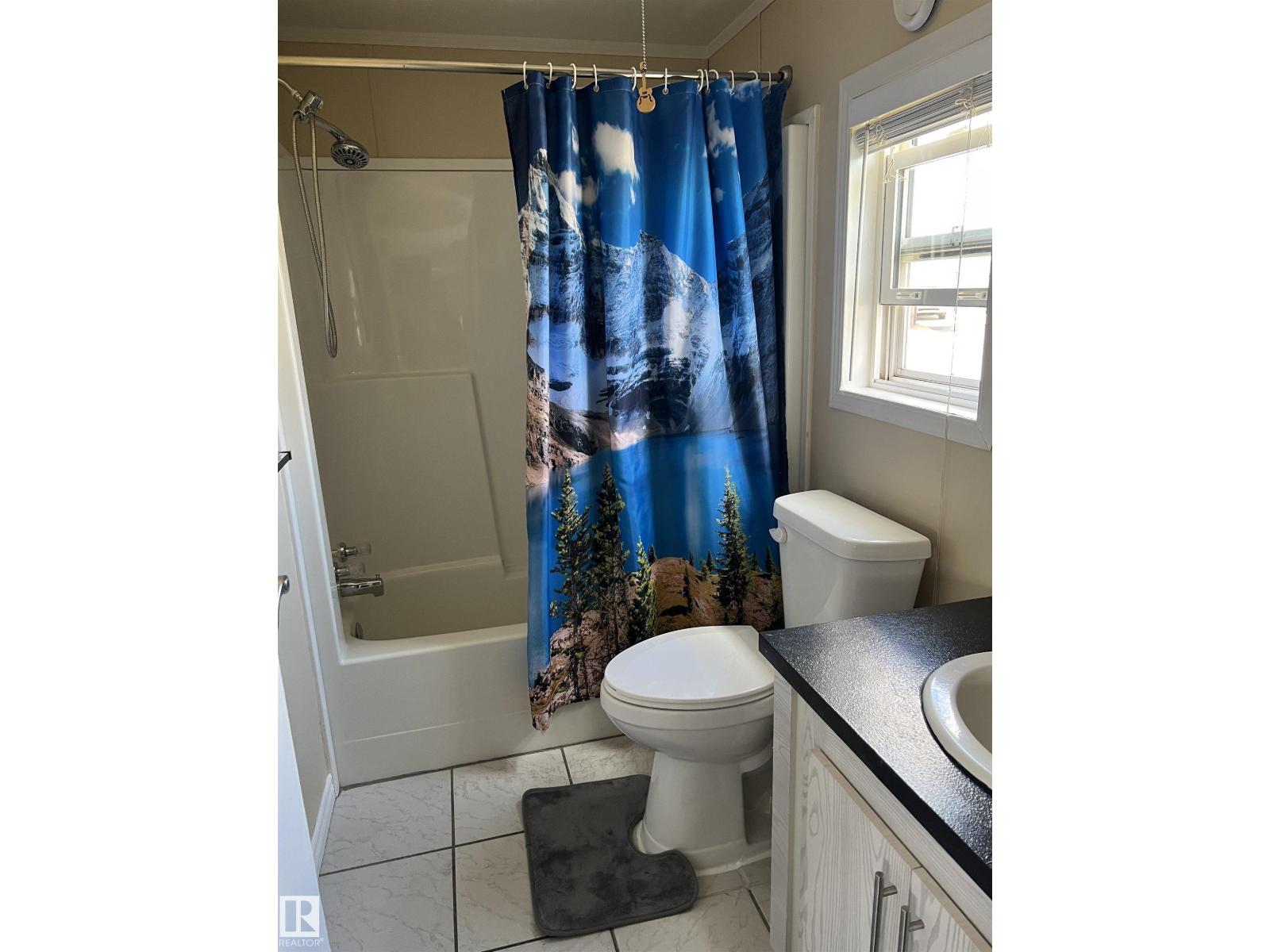 2 SUNSET BV, Spruce Grove