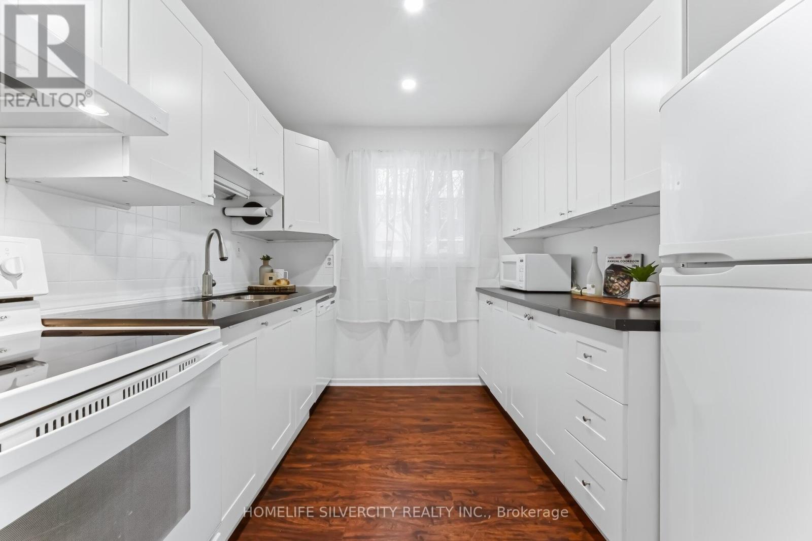 #100 45 HANSEN ROAD - 10