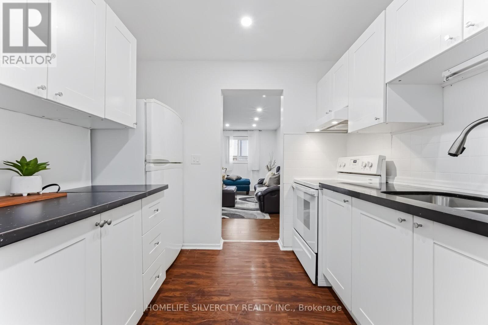 #100 45 HANSEN ROAD - 11