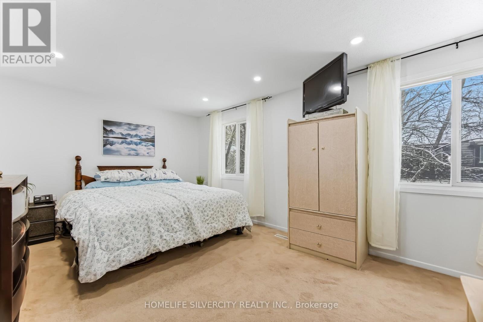 #100 45 HANSEN ROAD - 17