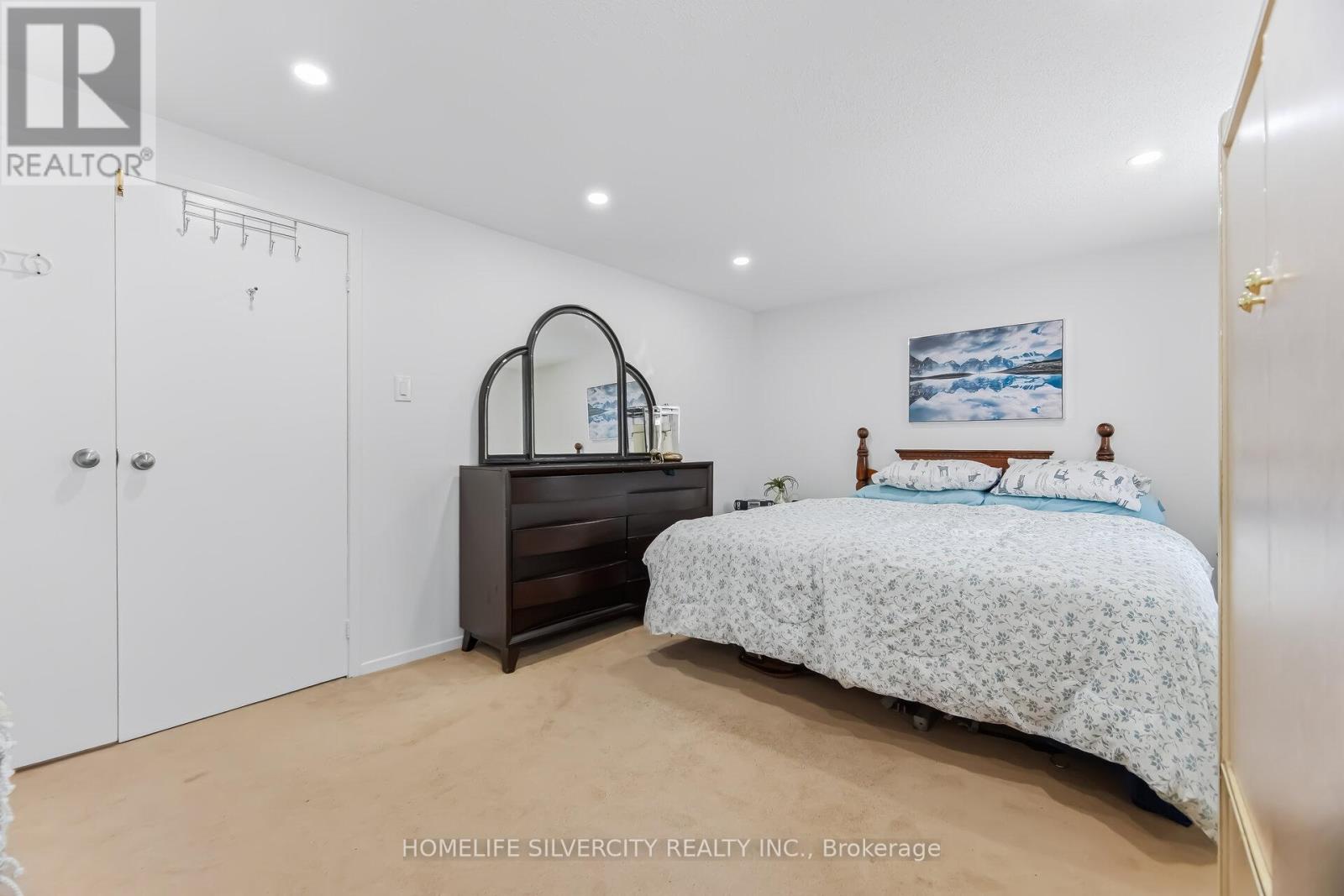 #100 45 HANSEN ROAD - 18