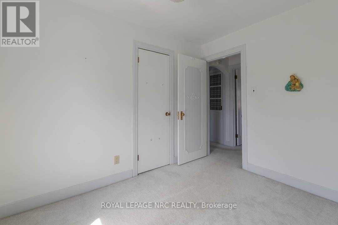 248 WALLACE AVENUE S - 18