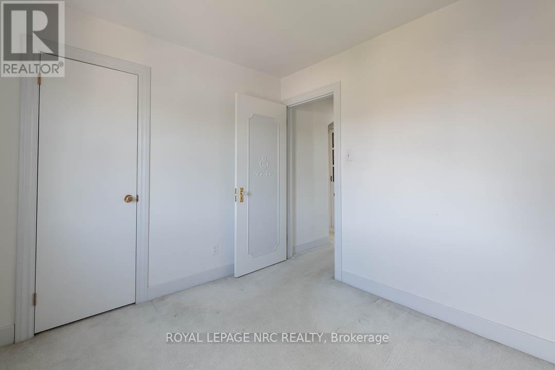 248 WALLACE AVENUE S - 24