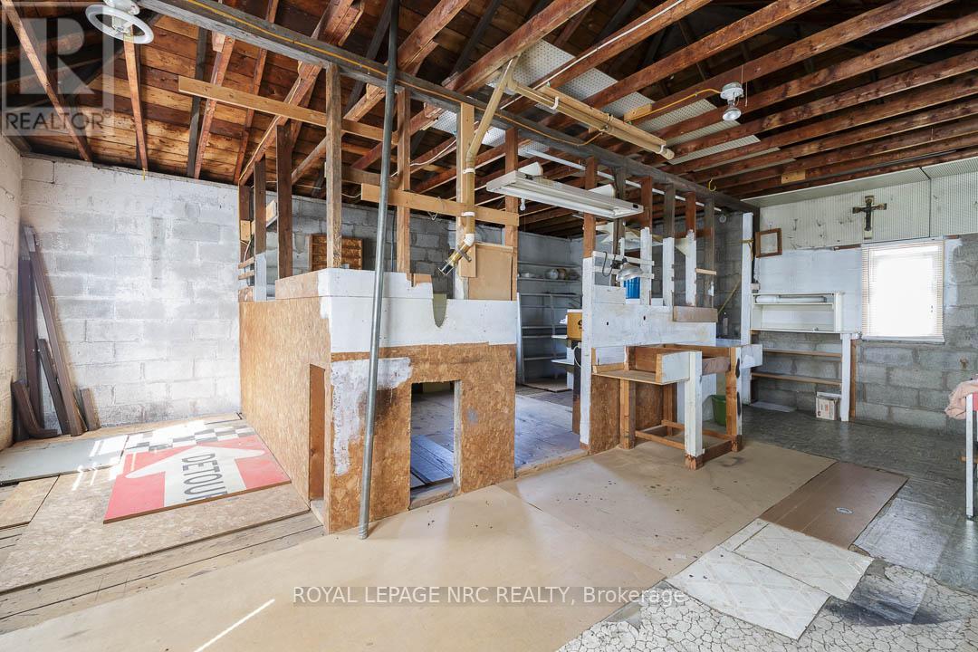 248 WALLACE AVENUE S - 35