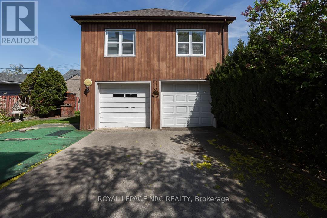 248 WALLACE AVENUE S - 4