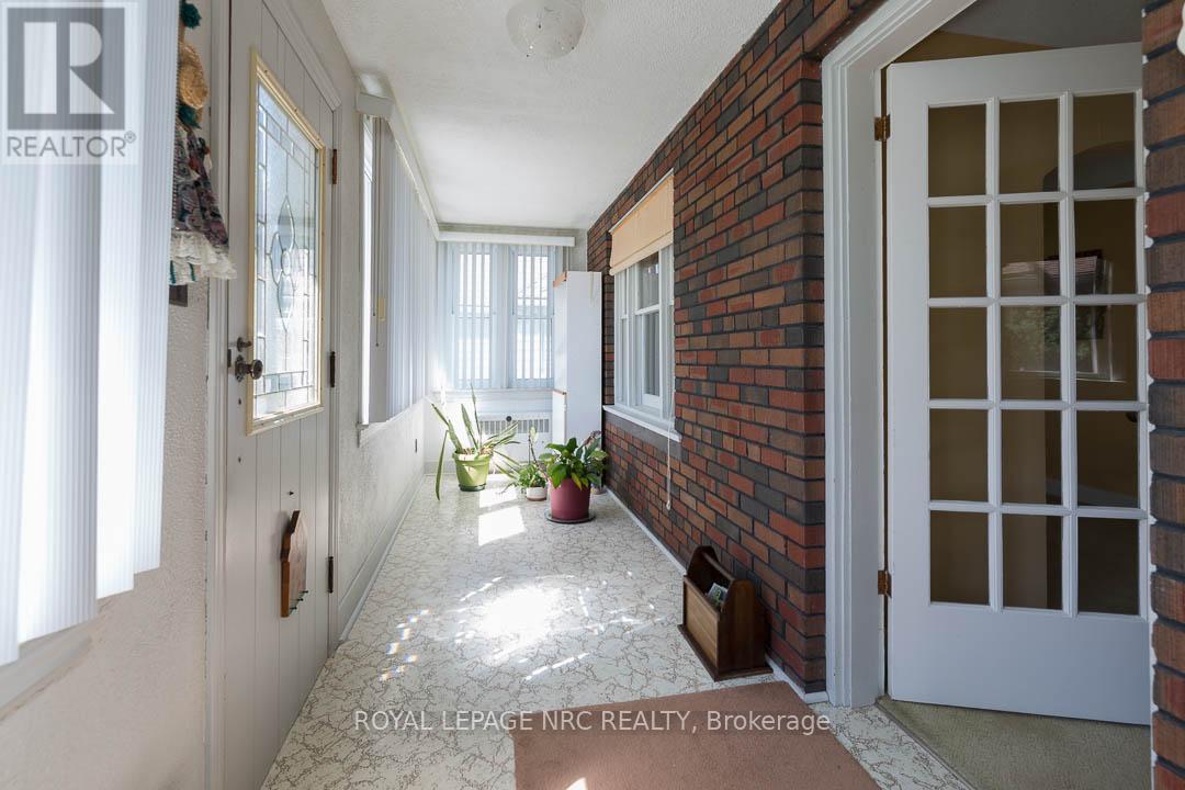 248 WALLACE AVENUE S - 5