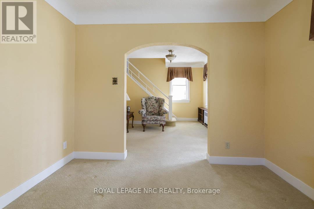 248 WALLACE AVENUE S - 9