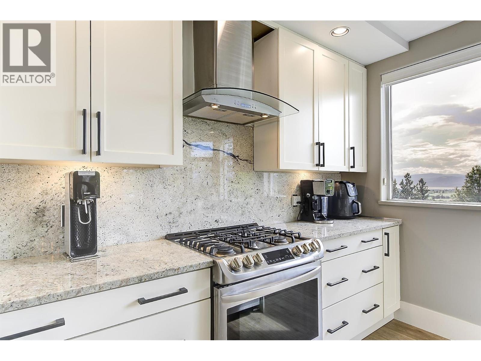 1027 James Hockey Place - 11