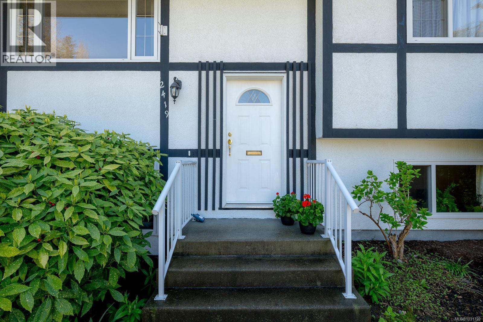 2419 Barbara Pl, Central Saanich