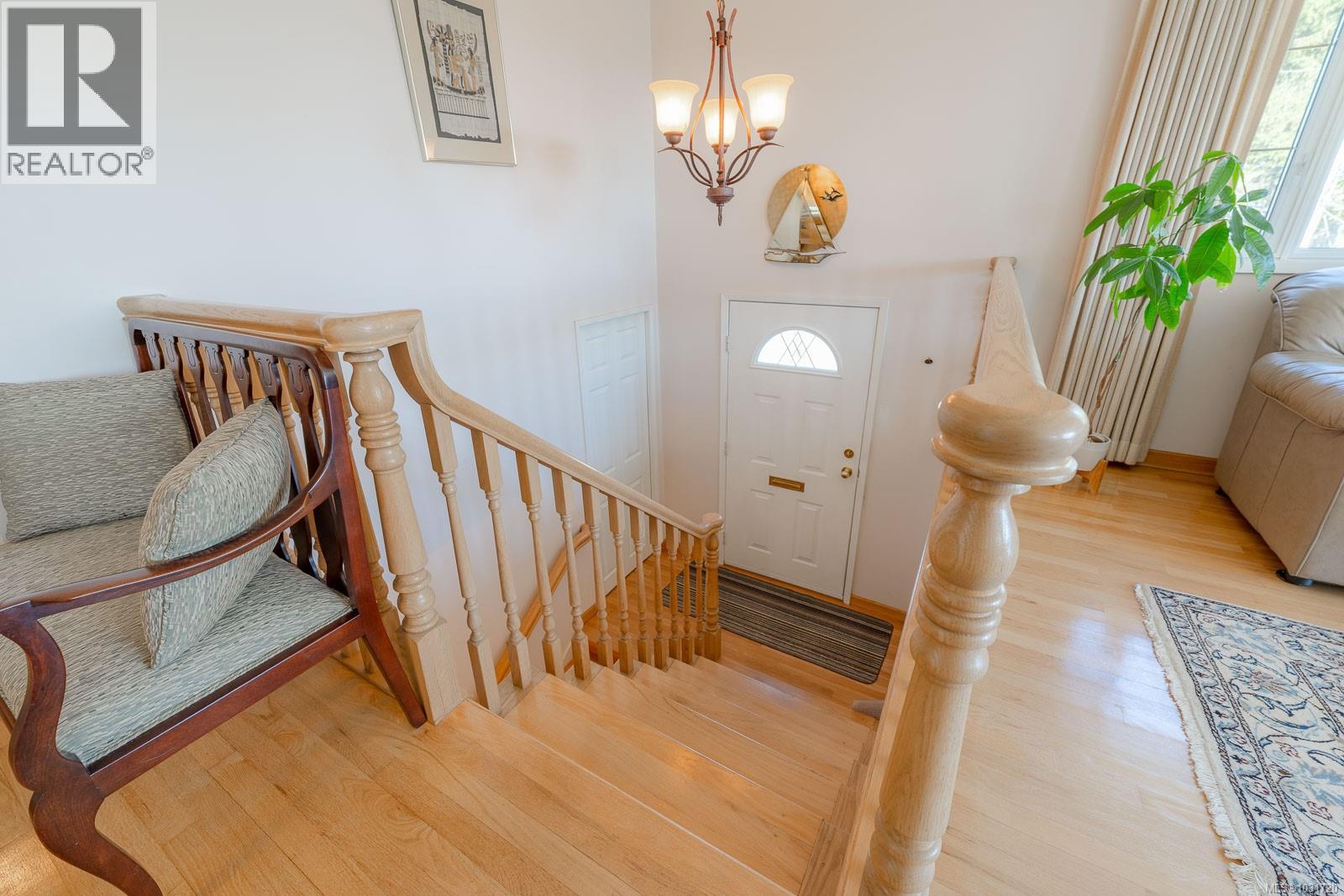 2419 Barbara Pl, Central Saanich