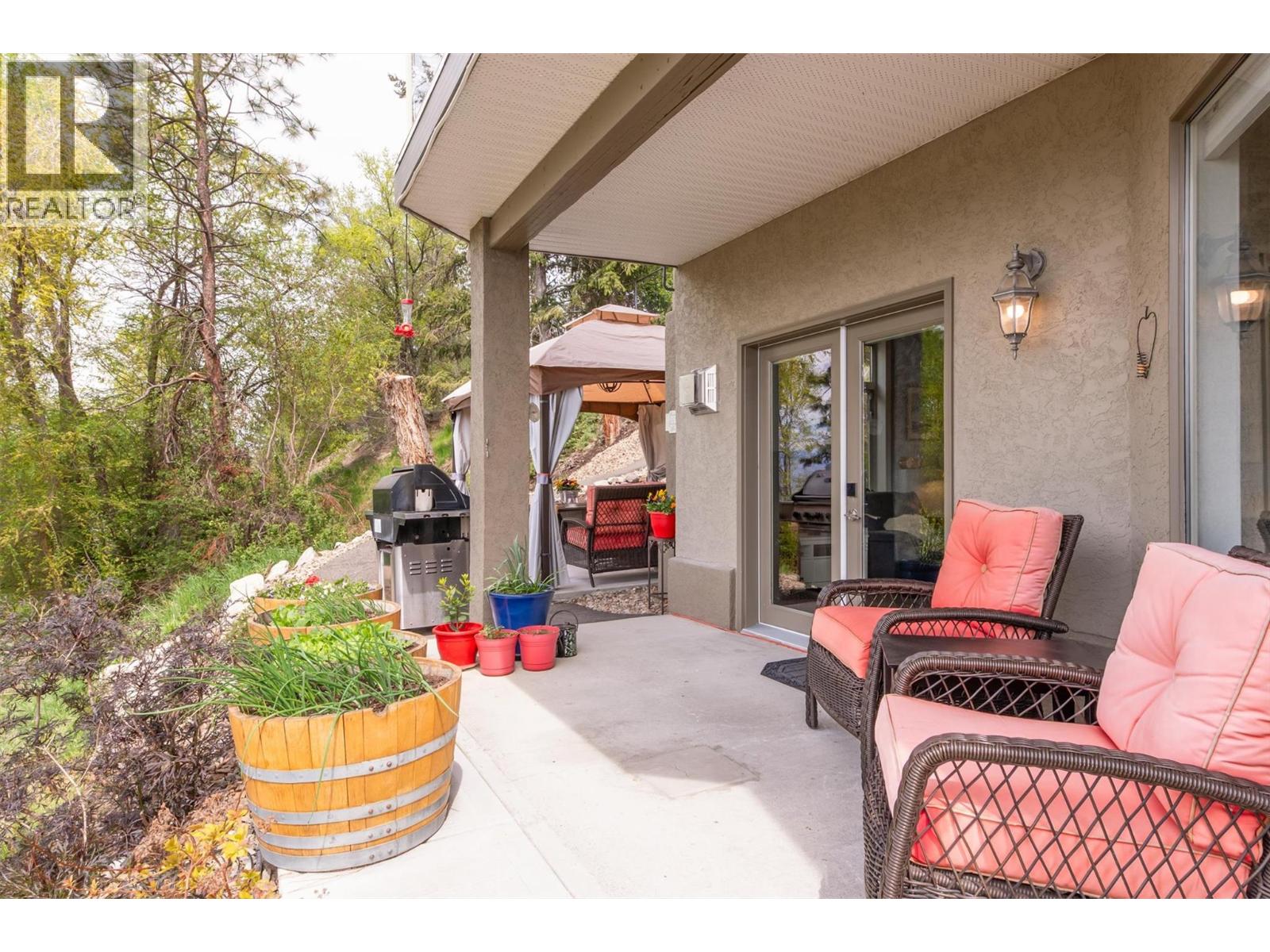  1027 James Hockey Place, Kelowna