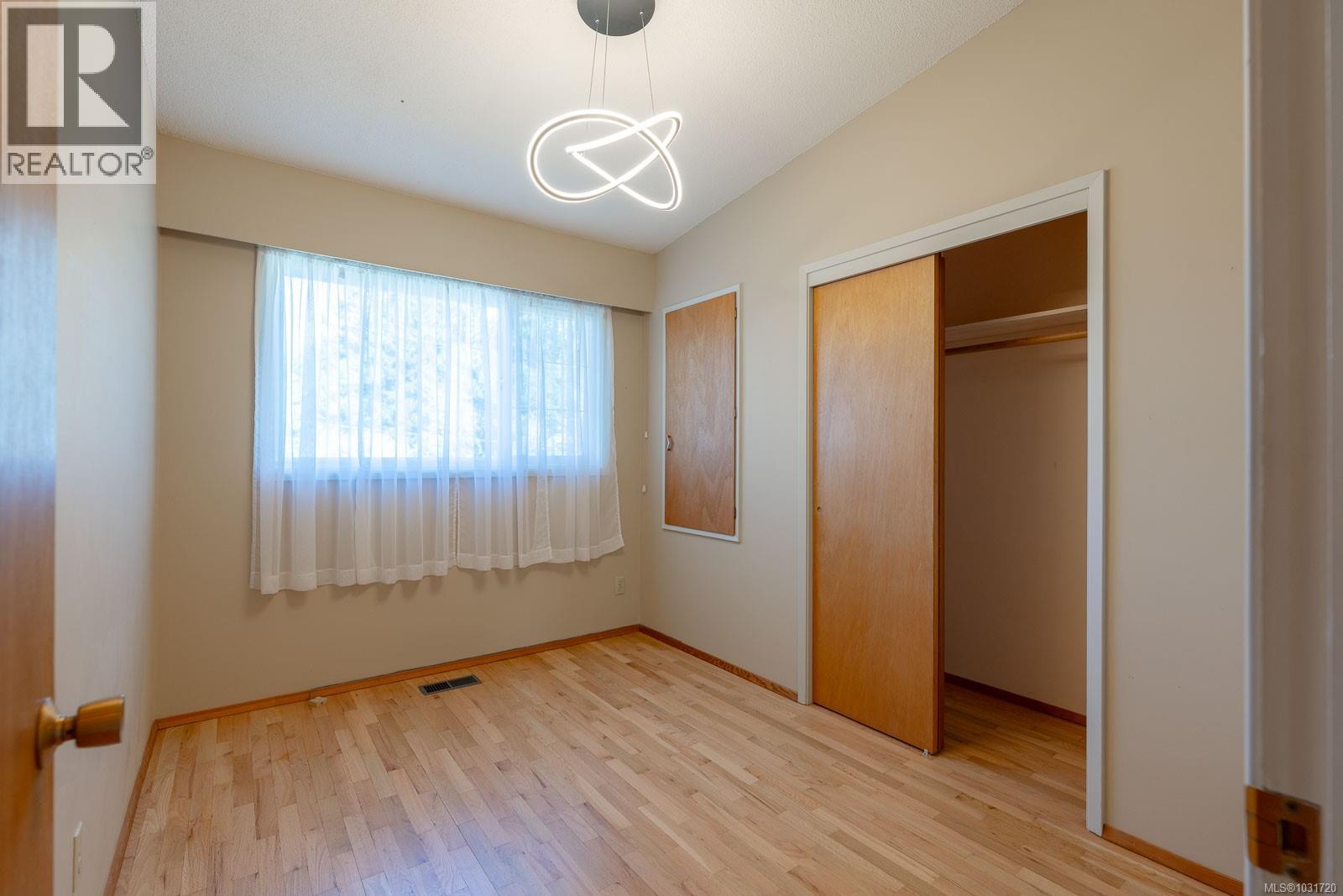 2419 Barbara Pl, Central Saanich