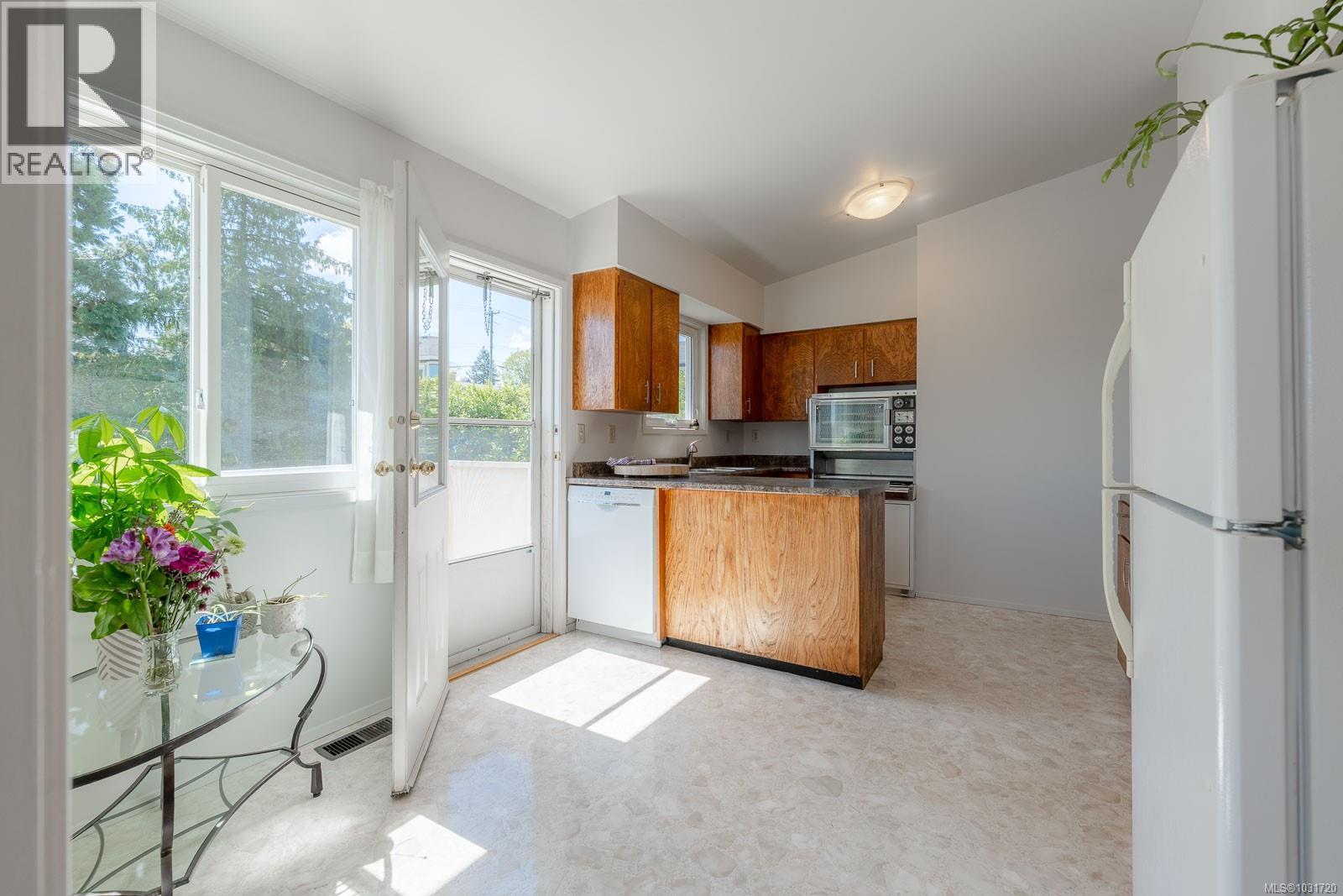 2419 Barbara Pl, Central Saanich