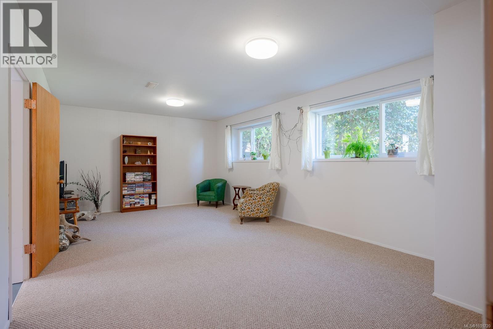 2419 Barbara Pl, Central Saanich