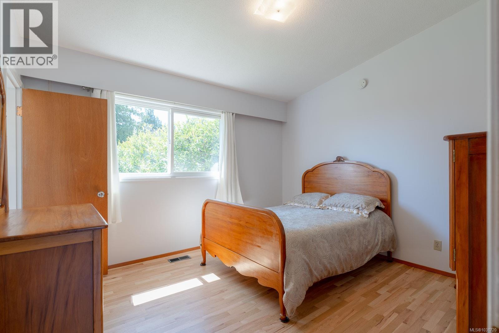 2419 Barbara Pl, Central Saanich