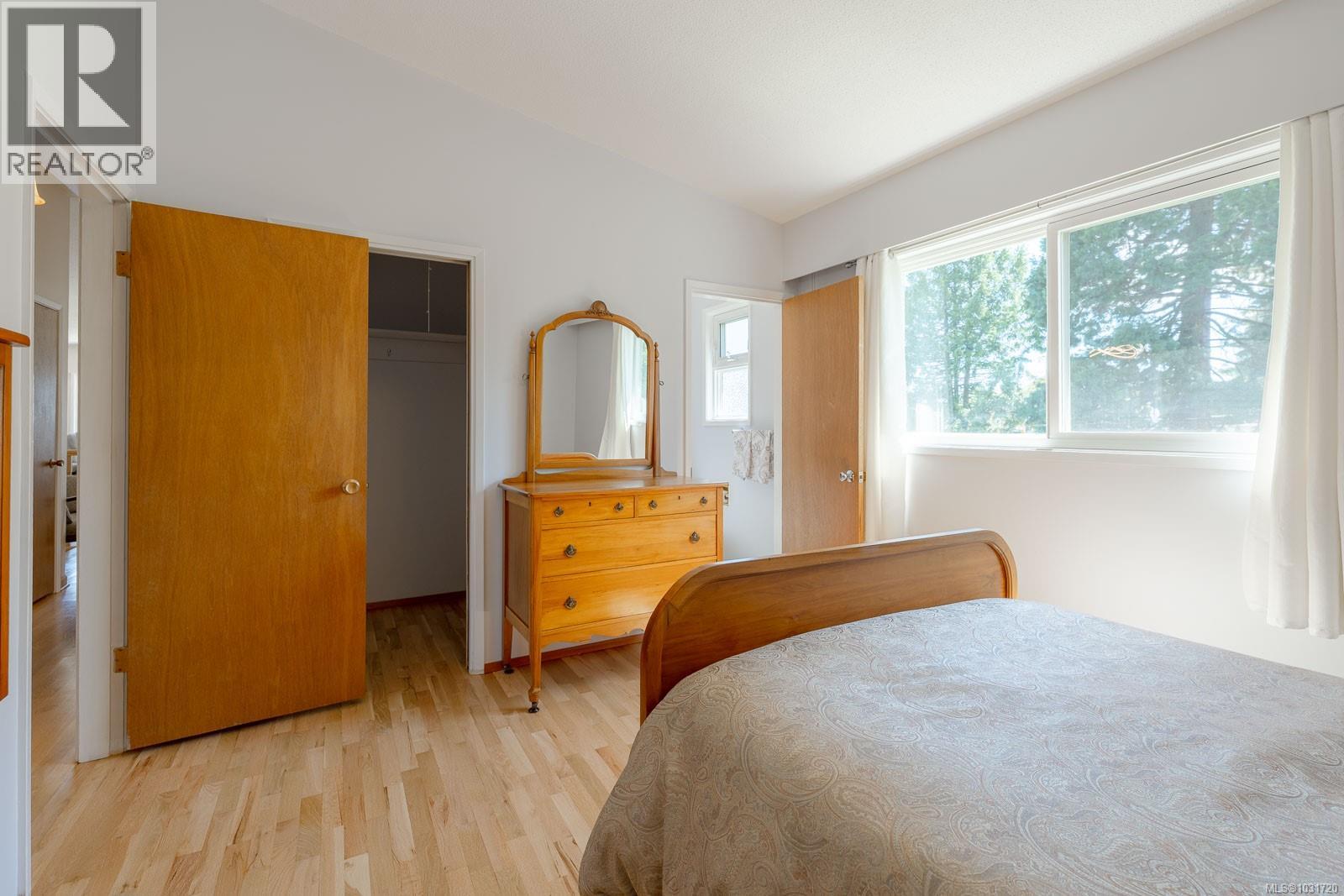 2419 Barbara Pl, Central Saanich