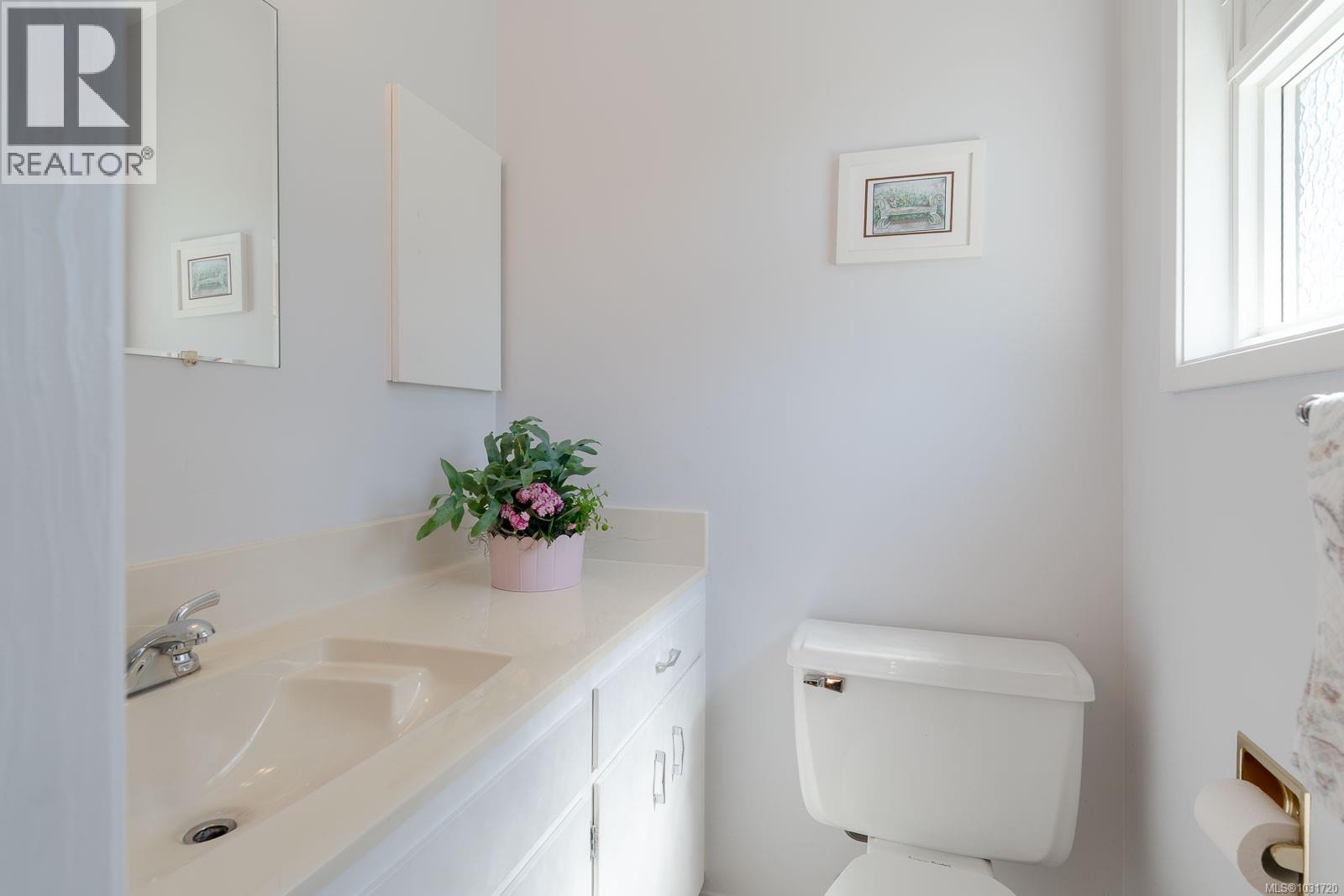 2419 Barbara Pl, Central Saanich
