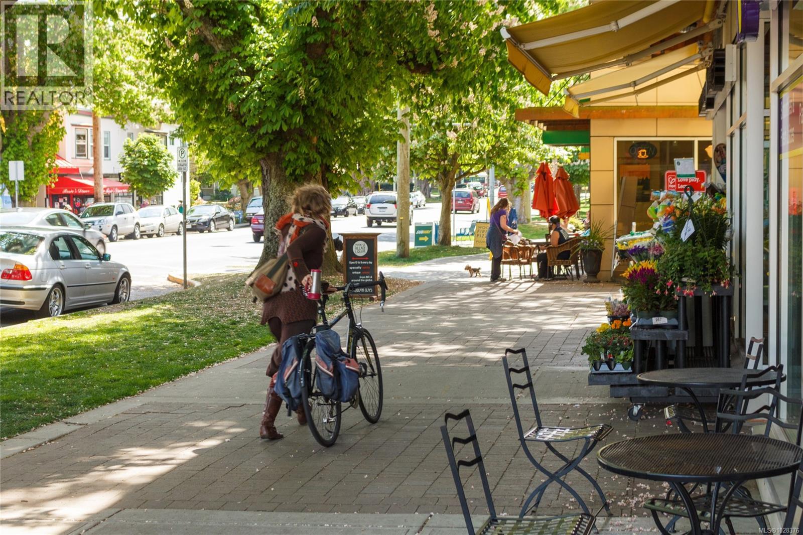 #401 924 Cook St - 29